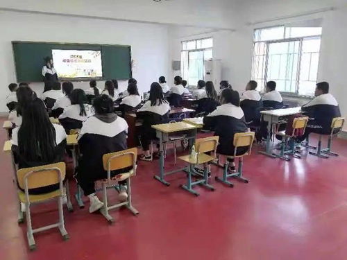 重陽敬老暖金秋，市現(xiàn)代服務學校開展主題教育活動與教育咨詢服務